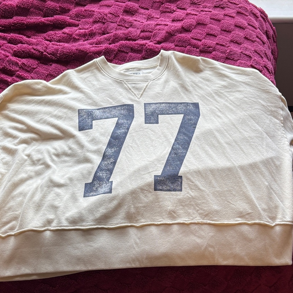 Oversized American Eagle Cream 77’ Sweatshirt